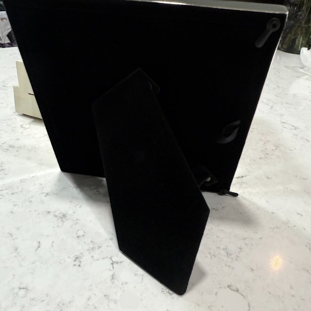 Modern Silver Frame 5X5 Square - Picture 3 of 5